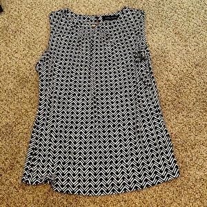 Sleeveless dress top